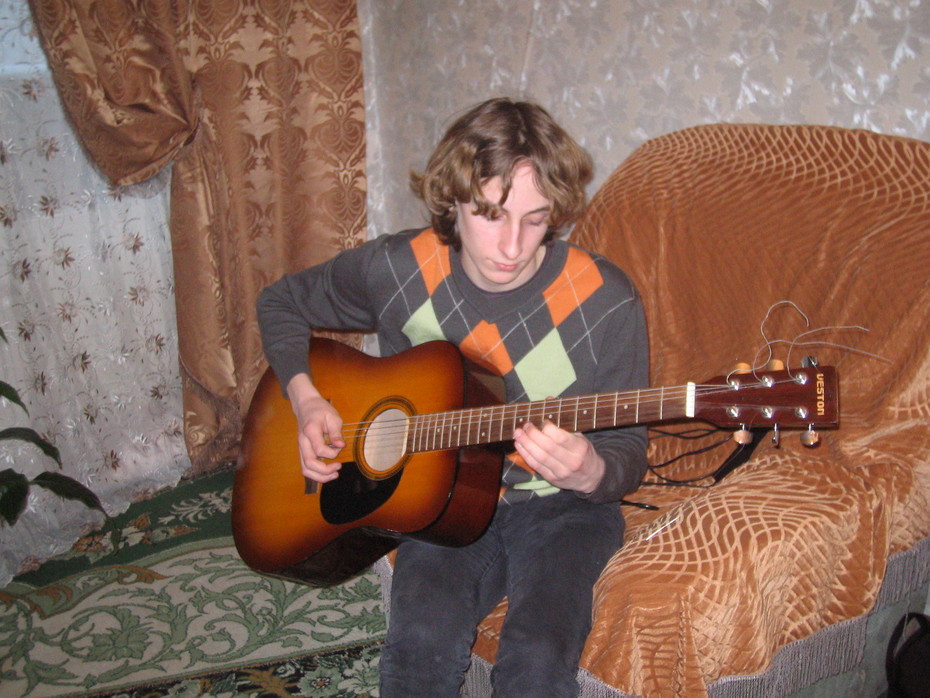 2007-02-24 16:54:02: Гитара и её постоянный спутник San4es