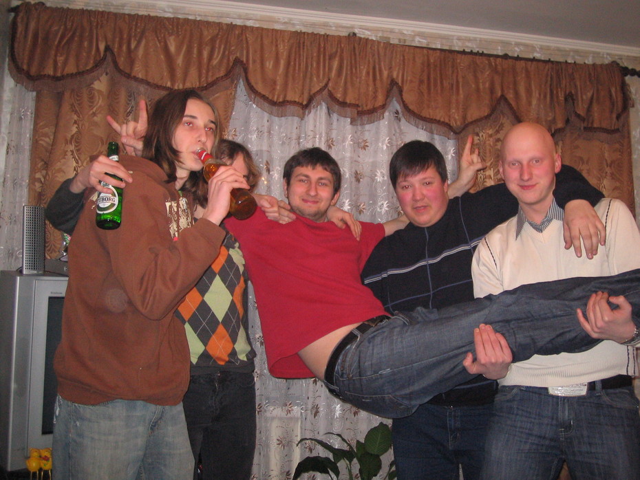 2007-02-24 16:56:09: Качаются ребята :)