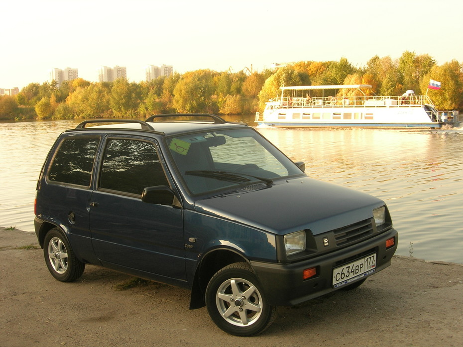 2007-02-25 03:24:58: проплывающий мимо теплоходик 4