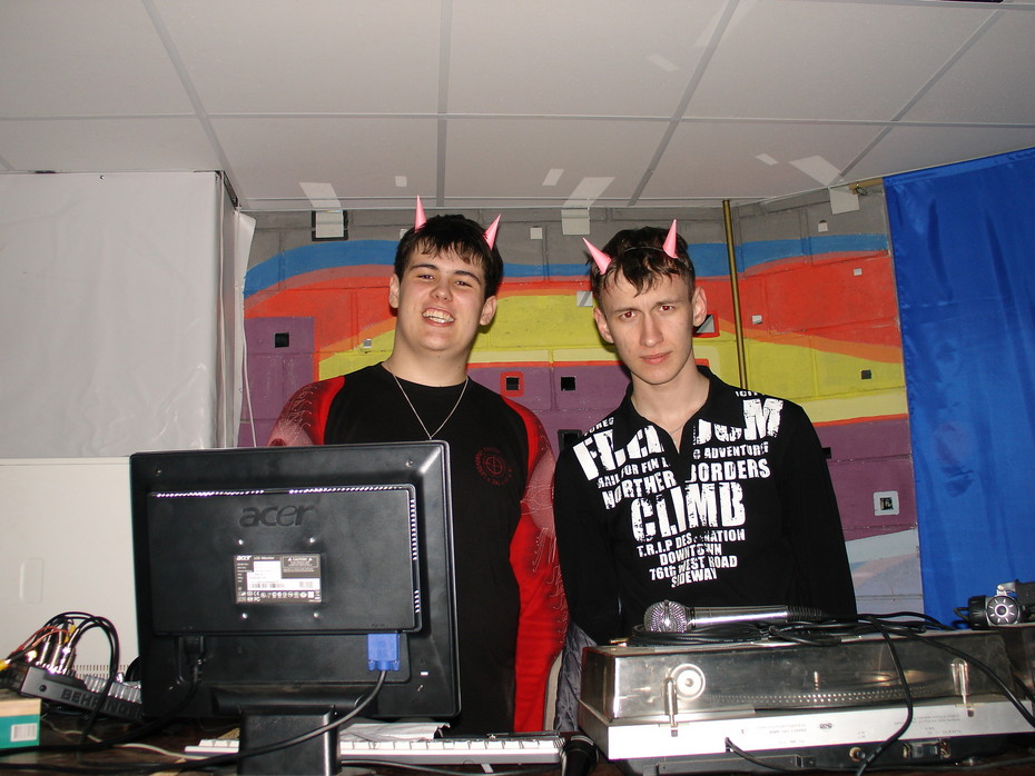 2007-04-15 14:43:32: 