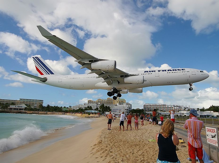 2008-08-29 12:11:10: Airbus A340-313X