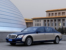 Также среди новшеств во внешности моделей Maybach 57 и 62 — 19-дюймовые легкосплавные диски титанового оттенка, а у версий 57 S и 62 S — 20-дюймовые серебристые. Наконец, добавился ещё один цвет кузова — Bahamas Blue (2010-04-27 21:16:40)